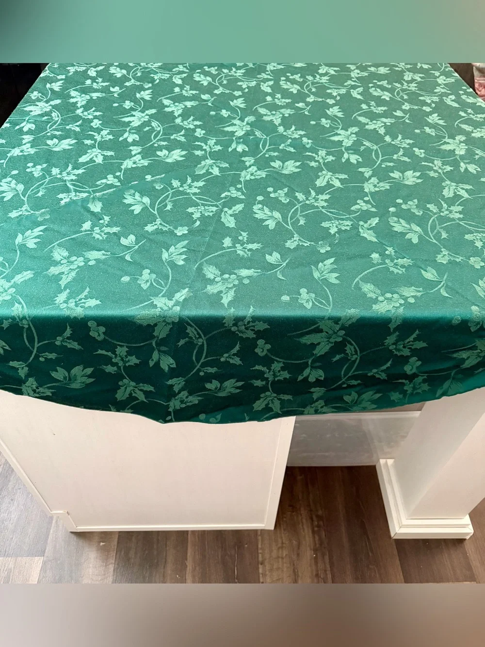 Vintage Emerald green holly Christmas tablecloth Round
